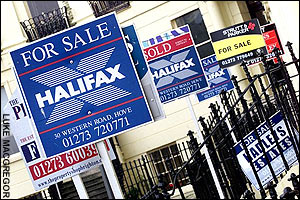 Halifax house price data: average UK house prices fell by 1.8pc during August